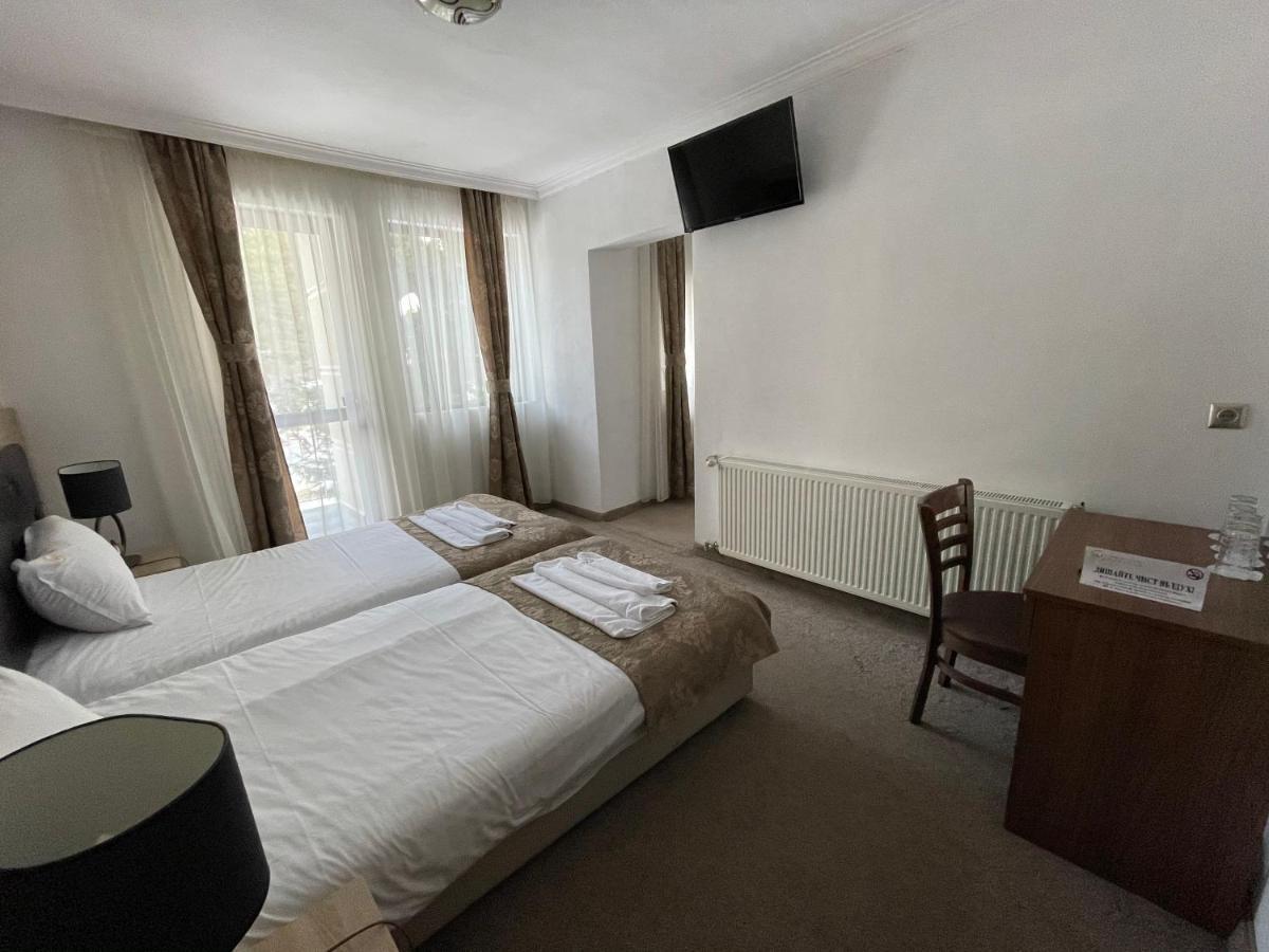 Hotel Merdjan Sarnitsa Buitenkant foto