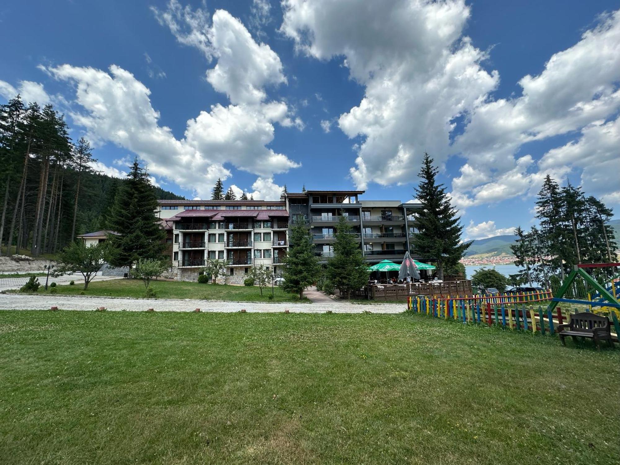 Hotel Merdjan Sarnitsa Buitenkant foto